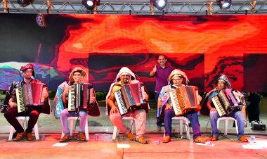 Prefeitura de Floriano promove apresentação da Orquestra Canta Luiz em praça pública
