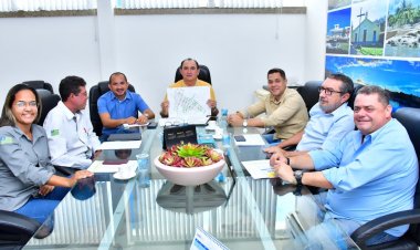 Reunião discute avanço das obras de esgotamento e interligação de novos bairros de Floriano