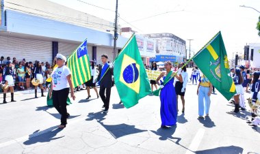 Desfile Cívico marca as comemorações pela Independência do Brasil em Floriano