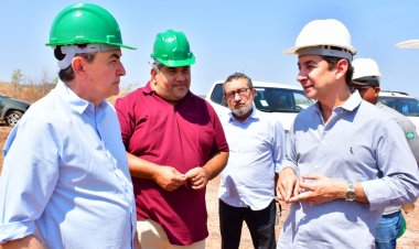 Prefeito Antônio Reis  visita obras do Esgotamento Sanitário de Floriano