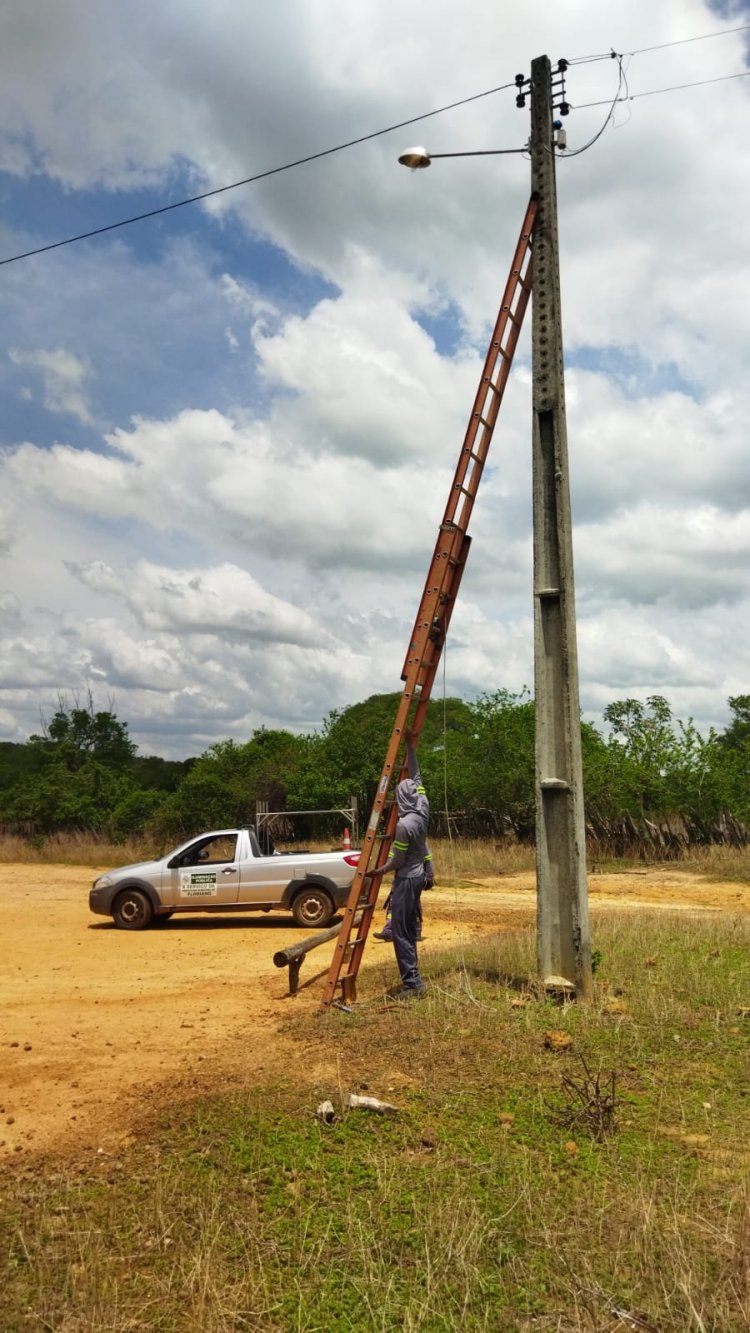 Infraestrutura recupera iluminação pública em onze localidades rurais de Floriano