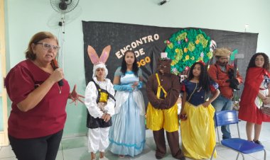 Grupo teatral promove reflexão sobre saúde mental no CAPS AD III