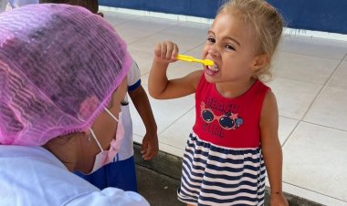 Escolas municipais de Floriano recebem ações preventivas em saúde bucal