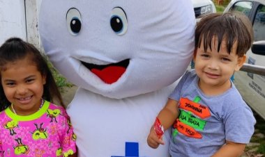 Zé Gotinha visita escolas municipais e incentiva vacinação contra Gripe