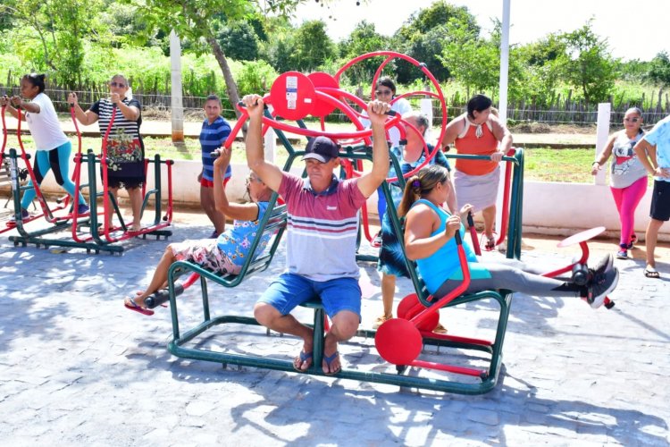 Prefeitura de Floriano inaugura academia de saúde no Distrito Amolar