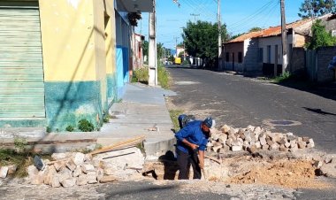 Infraestrurura: Prefeitura de Floriano realiza obras de recuperação em 15 ruas da cidade