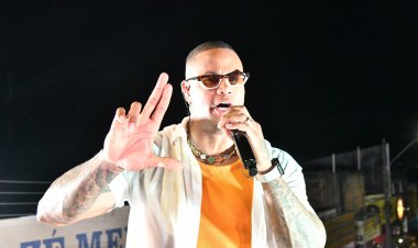 127 anos: Léo Santana, Thullio Milionário e Os Meninos de Barão reúnem multidão no aniversário da Princesa do Sul