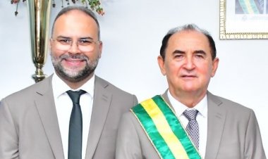 Posse do prefeito Antônio Reis e do vice-prefeito Joab Curvina marca início de nova gestão em Floriano