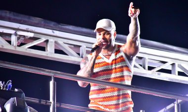 Arrastão com Tony Salles marca abertura do Carnaval 2025 de Floriano