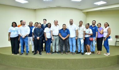 Prefeito de Floriano se reúne com agentes de saúde e de endemias para discutir melhorias para a categoria