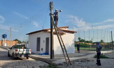 Floriano reforça iluminação pública com mais de 2.300 serviços executados no primeiro trimestre de 2025