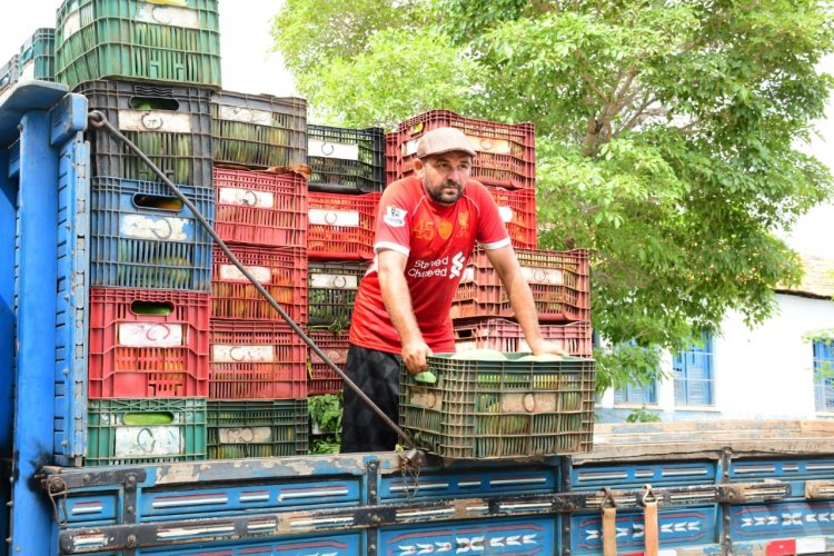 SEMED distribui produtos do Programa de Alimentação Escolar nas unidades de ensino municipais