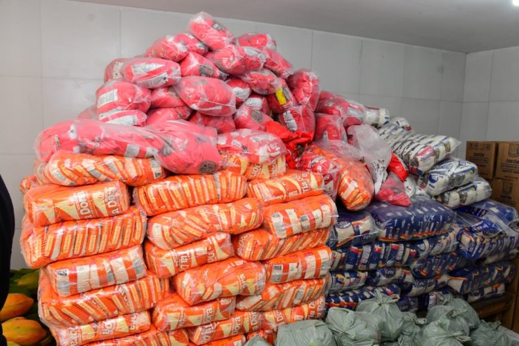 SEMED distribui produtos do Programa de Alimentação Escolar nas unidades de ensino municipais