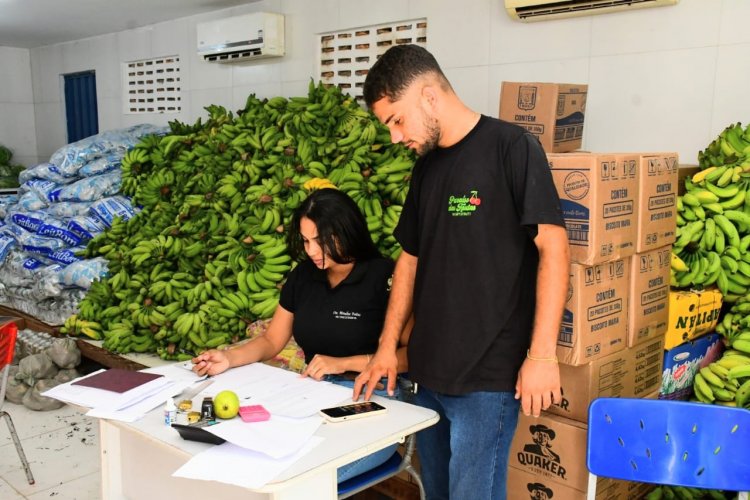 SEMED distribui produtos do Programa de Alimentação Escolar nas unidades de ensino municipais