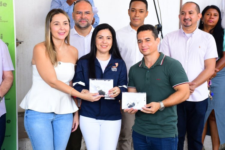 Saúde de Floriano comemora 19 anos do SAMU com entrega de duas novas ambulâncias