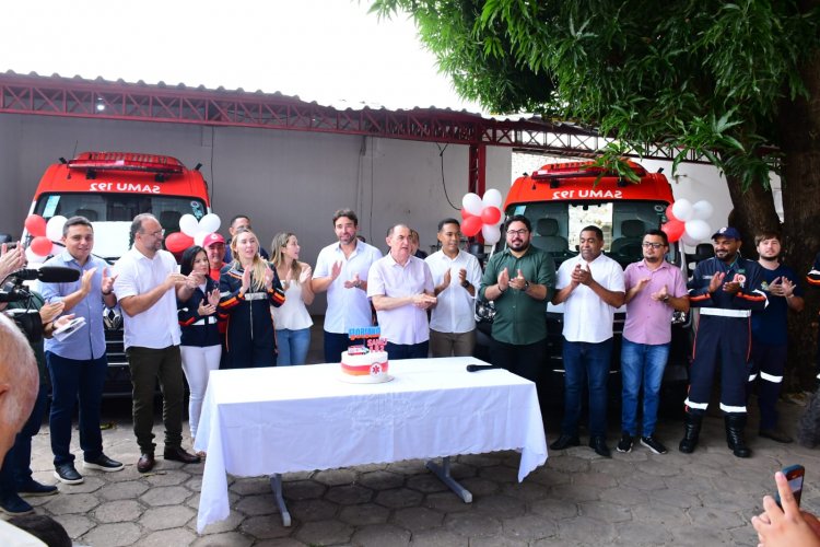 Saúde de Floriano comemora 19 anos do SAMU com entrega de duas novas ambulâncias
