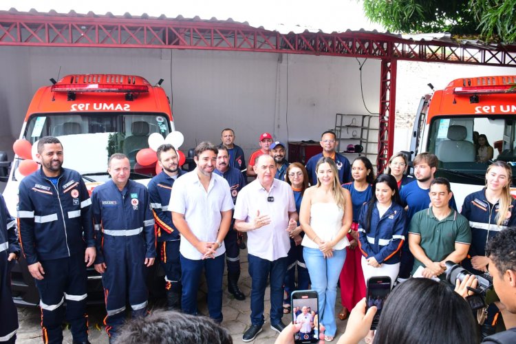 Saúde de Floriano comemora 19 anos do SAMU com entrega de duas novas ambulâncias