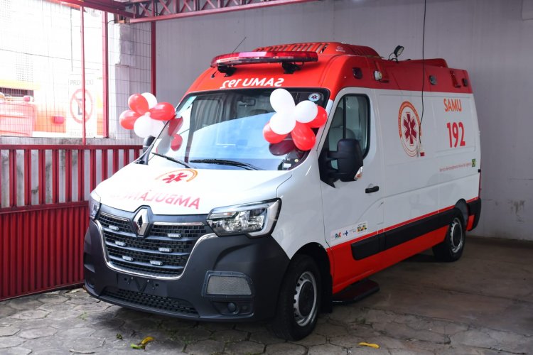Saúde de Floriano comemora 19 anos do SAMU com entrega de duas novas ambulâncias