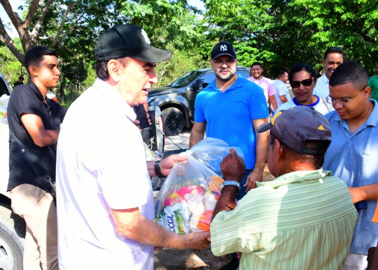 Prefeitura de Floriano inicia entrega de cestas básicas da Semana Santa