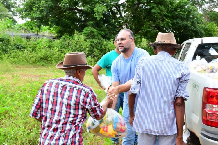 Semana Santa: Prefeitura de Floriano realiza entrega de cestas básicas a famílias das zonas urbana e rural do município 