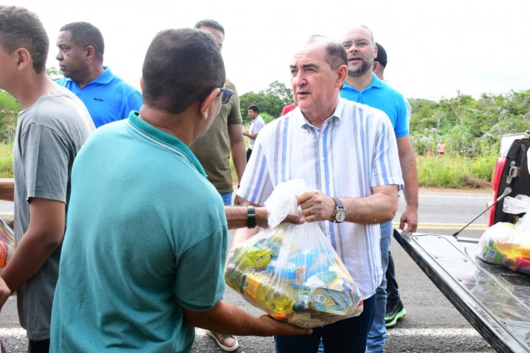 Semana Santa: Prefeitura de Floriano realiza entrega de cestas básicas a famílias das zonas urbana e rural do município 