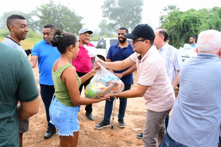 Semana Santa: Prefeitura de Floriano realiza entrega de cestas básicas a famílias das zonas urbana e rural do município 