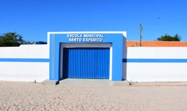 Prefeitura entrega escola completamente reformada à comunidade Exu nos 128 anos de Floriano 