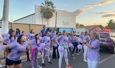 Prefeitura de Floriano e OAB realizam caminhada em alusão ao Agosto Lilás