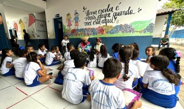 Cultura de Floriano leva Biblioteca Itinerante à Escola Municipal Dorinha Carvalho