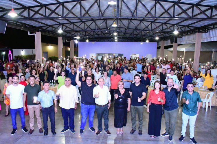 Prefeitura de Floriano celebra o Dia do Professor com festa promovida pela SEMED