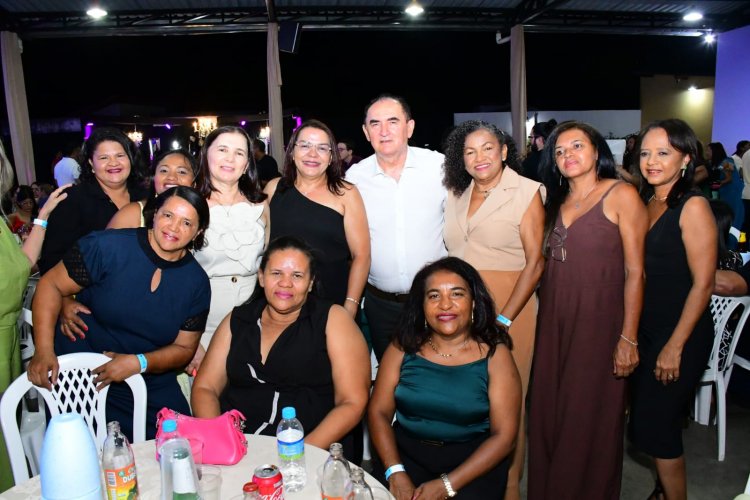 Prefeitura de Floriano celebra o Dia do Professor com festa promovida pela SEMED