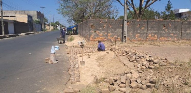 Prefeitura de Floriano realiza operação Tapa-Buracos em mais de 30 vias públicas no mês de outubro