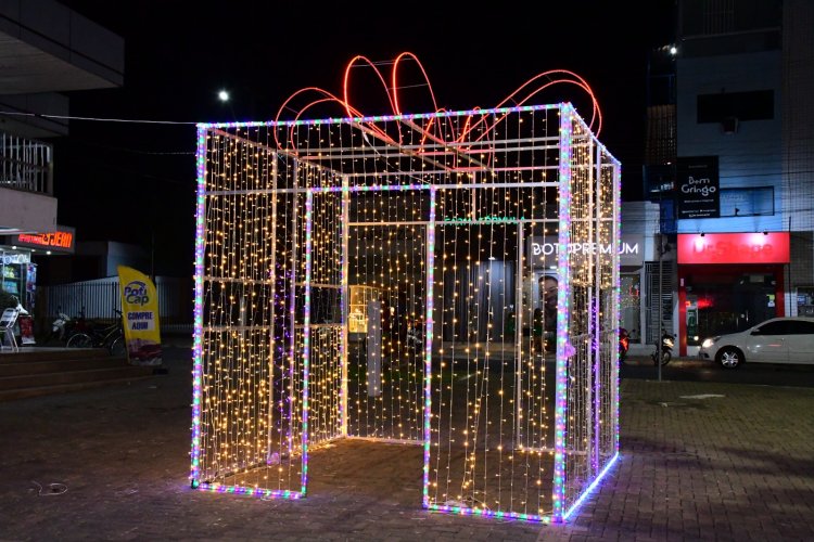 ‘Acender das Luzes’ marca abertura da programação de fim de ano da Prefeitura de Floriano