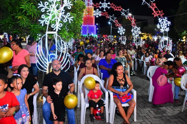 Prefeitura de Floriano realiza ação de natal para famílias assistidas pelos programas sociais do município