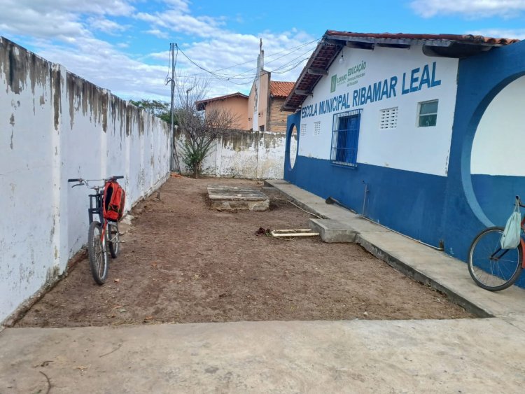Floriano: Educação e Infraestrutura retomam roço e capina nas escolas do município