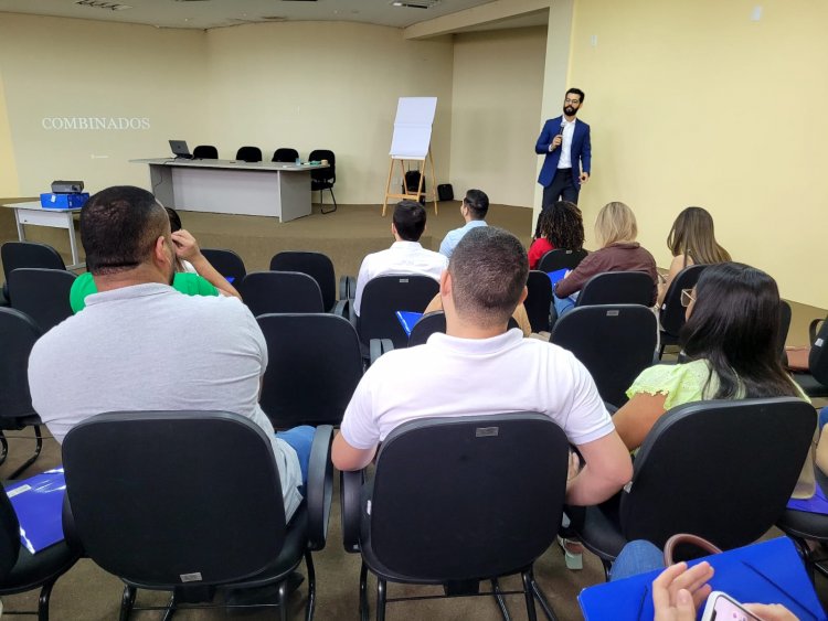Controladoria de Floriano promove curso aos servidores que atuam na gestão e fiscalização de contratos 