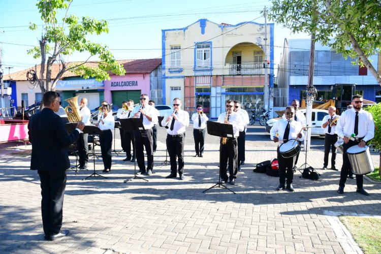 Momentos cívico, de ação de graças e de homenagens marcam o dia do aniversário de Floriano