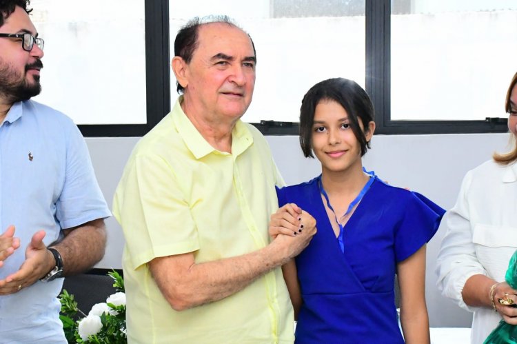 Prefeitura de Floriano homenageia alunos da rede municipal destaque no IFPI e na OBMEP 2025