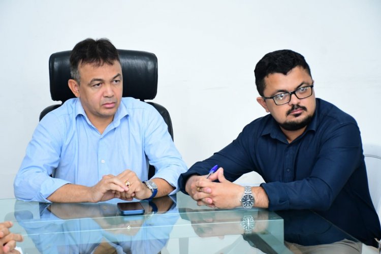 Prefeitura de Floriano se reúne com Águas do Piauí para tratar sobre vazamentos na rede de esgoto