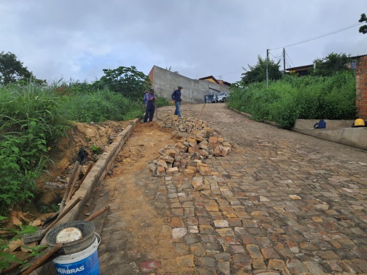 Prefeitura de Floriano realiza operação Tapa-Buracos em 14 bairros no mês de fevereiro