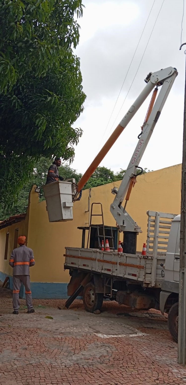 Secretaria de Infraestrutura realiza mais de 500 serviços de iluminação pública em fevereiro