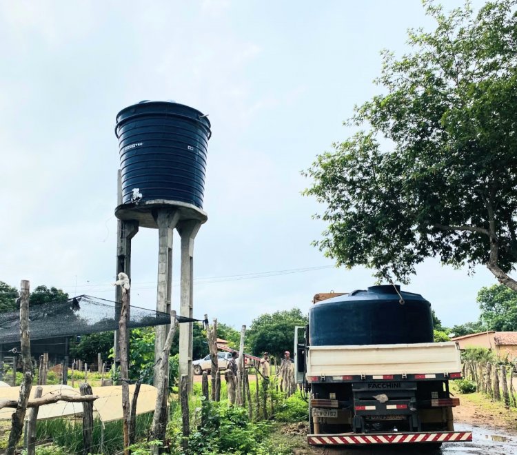 Rural e Abastecimento: Prefeitura de Floriano instala caixa d’água na localidade Morrinhos