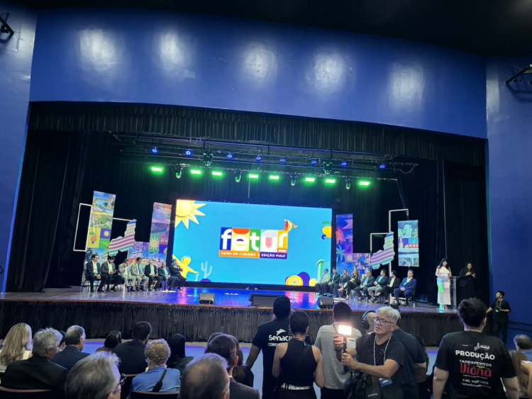 Prefeitura de Floriano participa da 2ª Feira do Turismo em Teresina