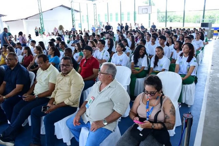 Prefeitura de Floriano acompanha agenda administrativa do governador do Estado no município