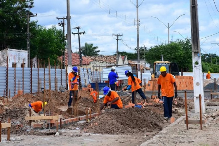 Prefeitura de Floriano acompanha agenda administrativa do governador do Estado no município