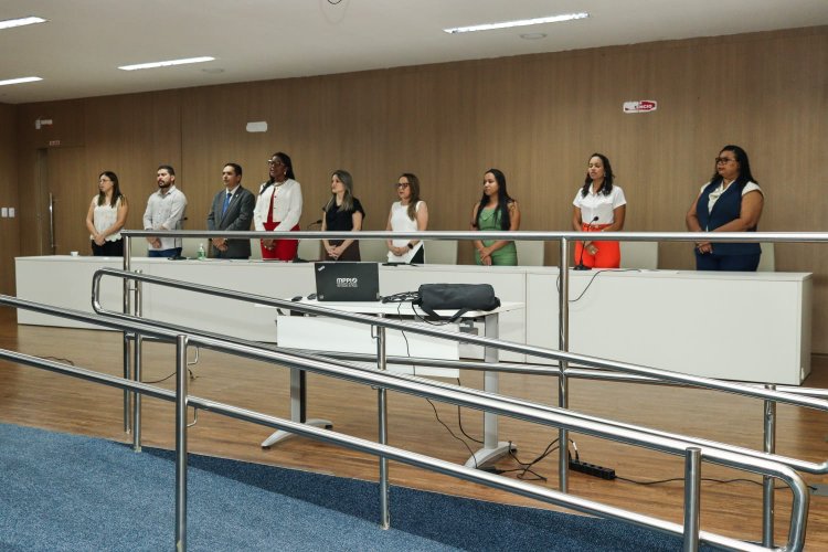 Servidores municipais participam do lançamento de fluxo para atendimento à entrega voluntária para adoção