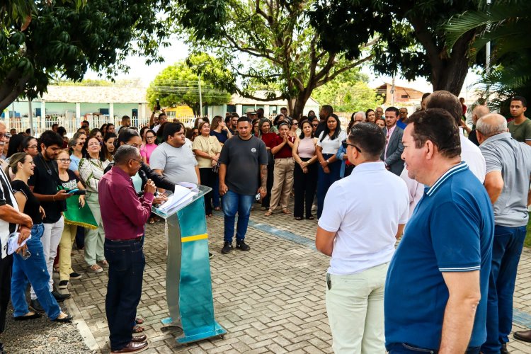 129 anos: Prefeitura de Floriano entrega van do MobSUAS para fortalecer a assistência social