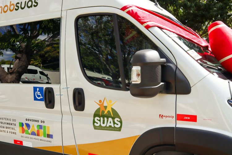 129 anos: Prefeitura de Floriano entrega van do MobSUAS para fortalecer a assistência social