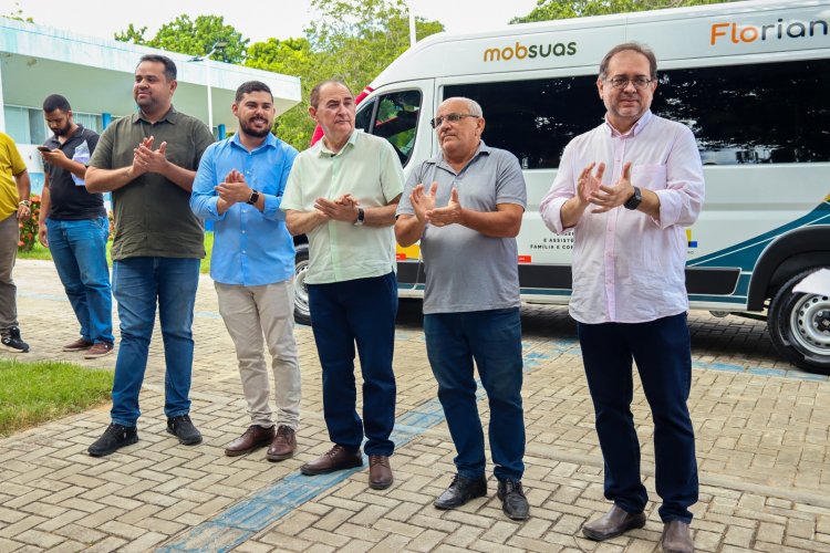 129 anos: Prefeitura de Floriano entrega van do MobSUAS para fortalecer a assistência social
