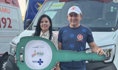 Prefeitura de Floriano recebe ambulância, equipamentos odontológicos e pá carregadeira do Governo Federal